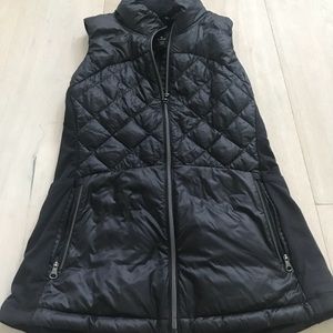 Lululemon Black vest size 6!